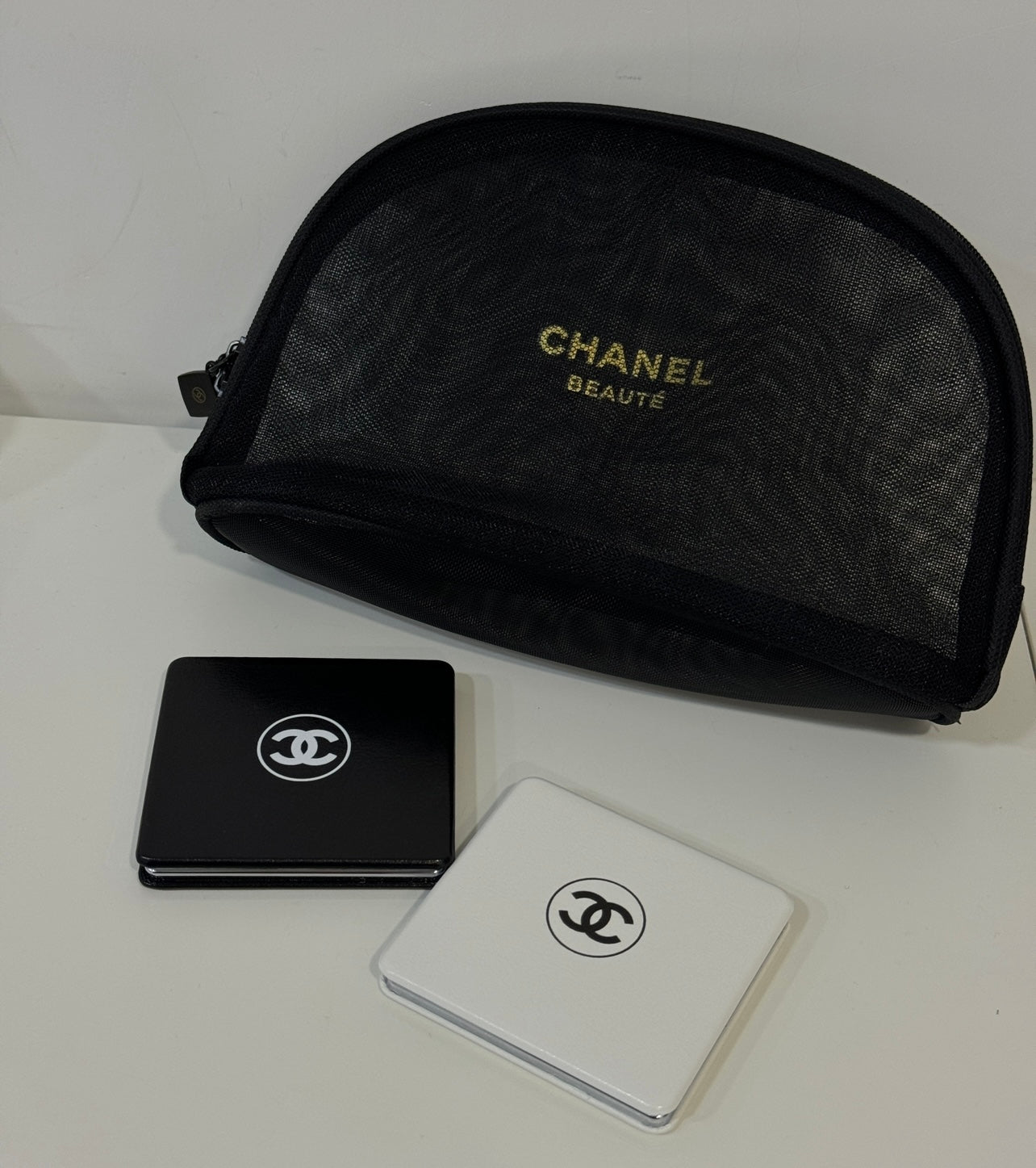Pochette chanel beautè